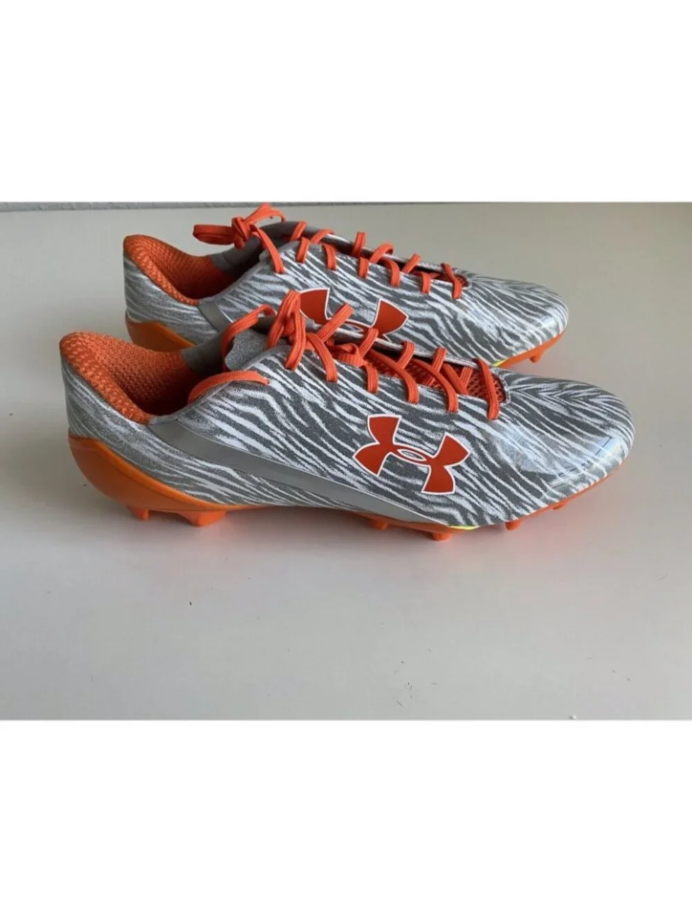 Men’s Sz 15 UNDER ARMOUR UA SPOTLIGHT MC FOOTBALL CLEATS 1287488-180 ORANGE/GRAY